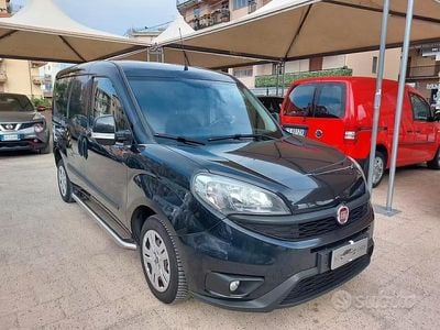 Begagnad Fiat Doblò 105 HK (77 kW) 2016 Svart Minibuss