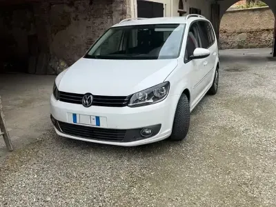 Begagnad VW Touran 140 HK (102 kW) 2015 Vit Minibuss