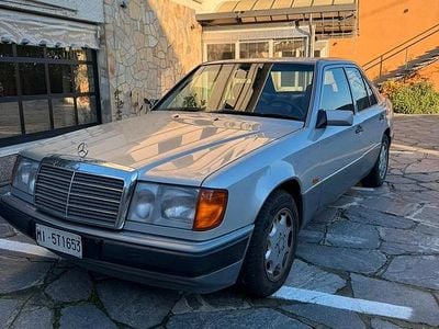 Occasion Mercedes E200 122 ch (89 kW) 1992 Gris Berline