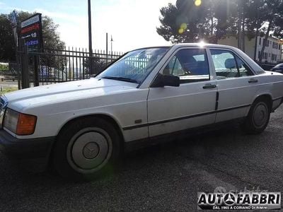Usata Mercedes 190 121 CV (88 kW) 1988 Bianco Berlina