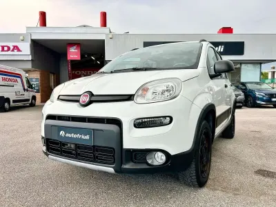 Usata Fiat Panda 4x4 S 86 CV (63 kW) 2017 Bianco gelato Utilitaria