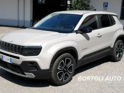 Usata Jeep Avenger Summit 101 CV (74 kW) 2025 Grigio SUV