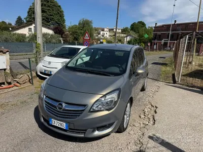 Usata Opel Meriva Cosmo 120 CV (88 kW) 2014 Marrone Monovolume