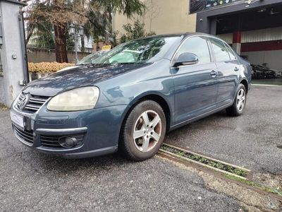 usata VW Jetta 1.6 16V FSI Sportline