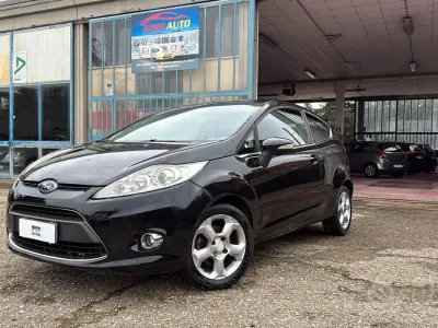 Usata Ford Fiesta Titanium 68 CV (50 kW) 2011 Nero Berlina