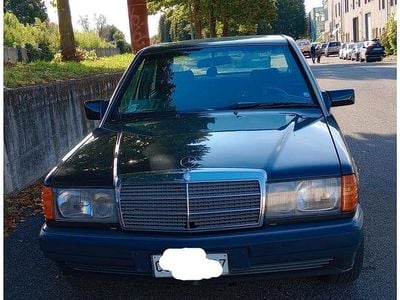 Usata Mercedes 190 105 CV (77 kW) 1992 Nero Berlina