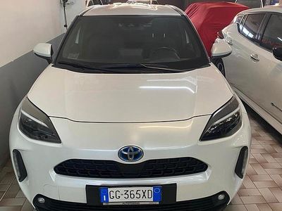 Usata Toyota Yaris Hybrid Trend 92 CV (67 kW) 2021 Bianco Station wagon