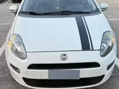 Usata Fiat Grande Punto 77 CV (56 kW) 2012 Bianco Utilitaria