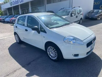 Usata Fiat Grande Punto 77 CV (56 kW) 2010 Bianco Utilitaria