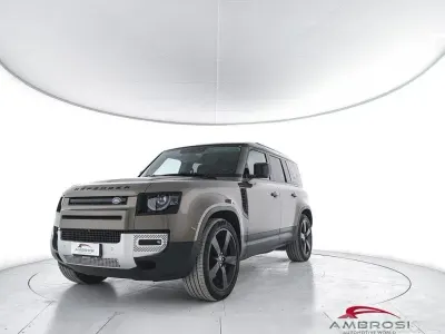 Usata Land Rover Defender SE 200 CV (147 kW) 2022 Marrone SUV