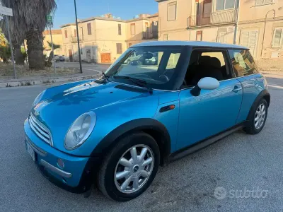 Usata Mini Cooper 75 CV (55 kW) 2004 Bluazzurro Utilitaria