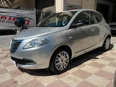 Usata Lancia Ypsilon Gold 70 CV (51 kW) 2013 Grigio Utilitaria