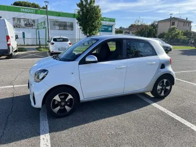 Usata Smart ForFour Electric Drive Pure 41 kW (56 CV) 2021 Utilitaria