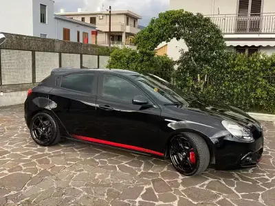 Usata Alfa Romeo Giulietta 120 CV (88 kW) 2019 Nero Utilitaria