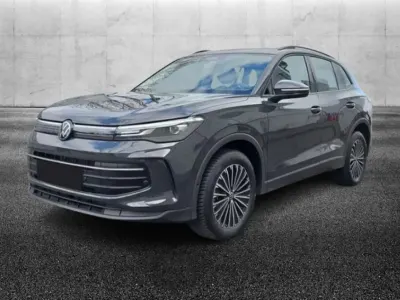Gebraucht VW Tiguan Life 193 PS (141 kW) 2024 Grau SUV