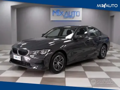 Usata BMW 318 Sport Line 156 CV (114 kW) 2021 Grigio Berlina