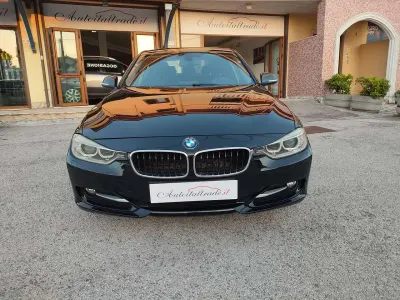 Usata BMW 318 Luxury Line 143 CV (105 kW) 2013 Nero Berlina
