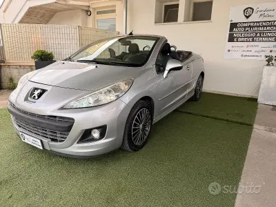 Usata Peugeot 207 CC 111 CV (81 kW) 2011 Argento Cabrio