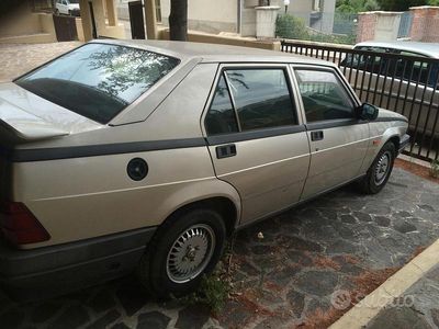 Usata Alfa Romeo 75 110 CV (80 kW) 1990 Bianco Berlina