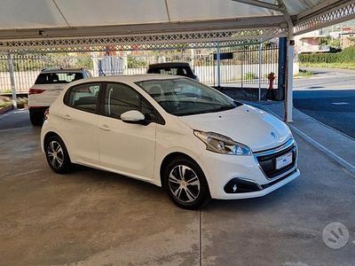 Usata Peugeot 208 Allure 82 CV (60 kW) 2017 Bianco Utilitaria