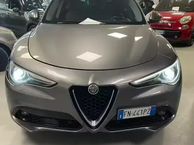 Brugt Alfa Romeo Stelvio Executive 179 HK (131 kW) 2018 Grå SUV