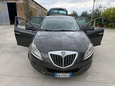 Usata Lancia Delta 120 CV (88 kW) 2009 Grigio Utilitaria