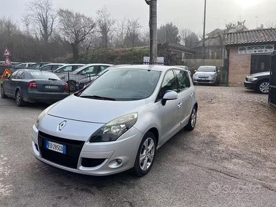 Usata Renault Scénic III 110 CV (80 kW) 2010 Grigio Monovolume