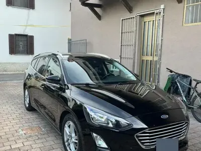 Usata Ford Focus 120 CV (88 kW) 2019 Nero Station wagon