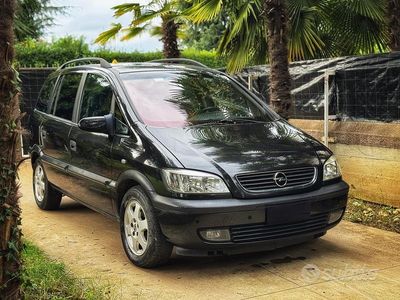 Usata Opel Zafira 101 CV (74 kW) 2004 Verde Monovolume