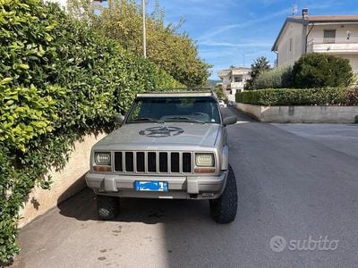 Second-hand Jeep Cherokee 2000 SUV