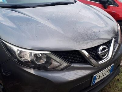 Usata Nissan Qashqai 110 CV (80 kW) 2015 Grigio SUV