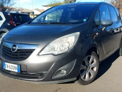 Usata Opel Meriva 120 CV (88 kW) 2012 Monovolume