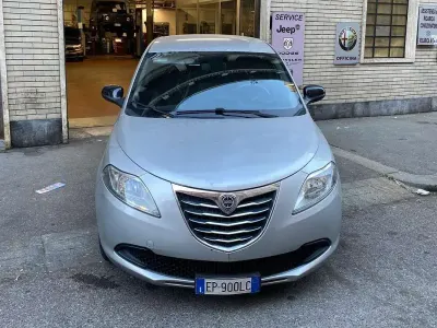 Usata Lancia Ypsilon Silver 69 CV (50 kW) 2012 Grigio Utilitaria