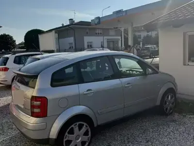 Usata Audi A2 75 CV (55 kW) 2004 Grigio Utilitaria