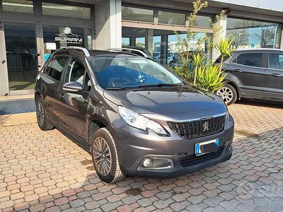Usata Peugeot 2008 Allure 82 CV (60 kW) 2016 Grigio SUV