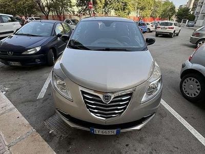 Usata Lancia Ypsilon Gold 80 CV (58 kW) 2015 Utilitaria