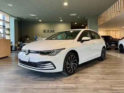 Gebraucht VW Golf VIII Life 116 PS (85 kW) 2022 Weiß Limousine