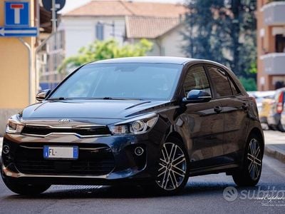 Usata Kia Rio 90 CV (66 kW) 2017 Nero Berlina