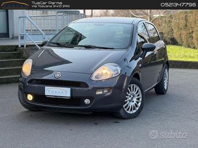 Usata Fiat Punto Lounge 77 CV (56 kW) 2016 Grigio Utilitaria