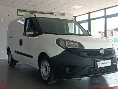 Usata Fiat Doblò Easy 90 CV (66 kW) 2022 Bianco Monovolume
