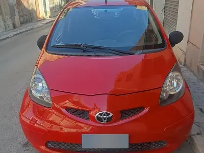 Usata Toyota Aygo 67 CV (49 kW) 2007 Rosso Utilitaria