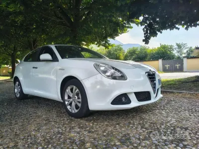 Usata Alfa Romeo Giulietta 105 CV (77 kW) 2013 Bianco Utilitaria