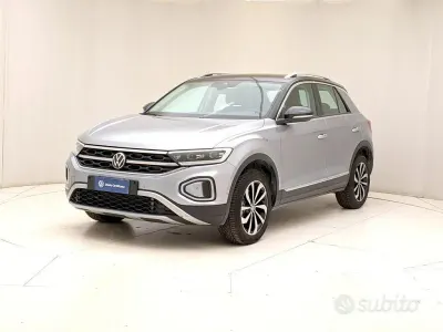 Usata VW T-Roc Style 150 CV (110 kW) 2023 Grigio SUV