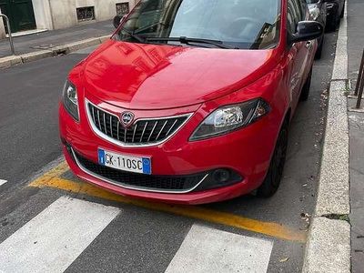 Usata Lancia Ypsilon Silver 69 CV (50 kW) 2022 Rosso Utilitaria