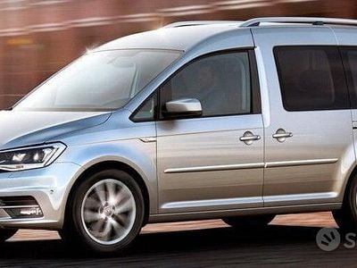 Usata VW Caddy 110 CV (80 kW) 2020 Grigio Monovolume
