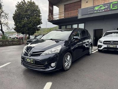 Usata Toyota Verso Style 111 CV (81 kW) 2016 Blu/azzurro Monovolume