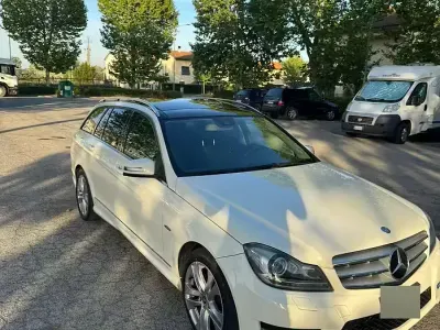 Usata Mercedes C220 SE 95 CV (69 kW) 2011 Bianco Station wagon