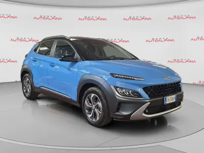 Usata Hyundai Kona 105 CV (77 kW) 2021 Blue tetto nero SUV