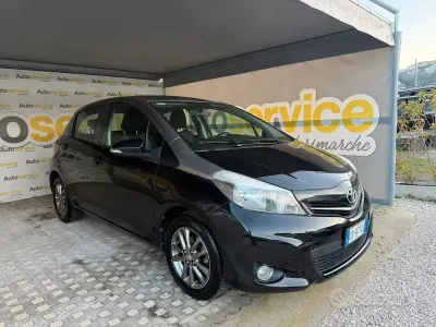 Usata Toyota Yaris Lounge 69 CV (50 kW) 2014 Other Utilitaria
