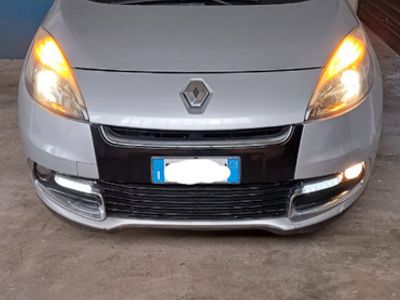 usata Renault Mégane Scenic 2012 xmod 4000 Euro